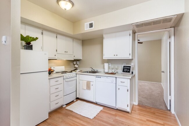 Interior Photo - Escondido Apartments