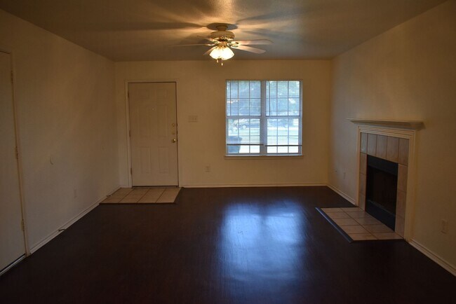 Foto del edificio - 2316 Wildewood Dr
