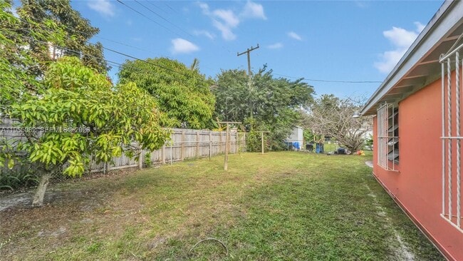 Foto del edificio - 265 NW 188th St