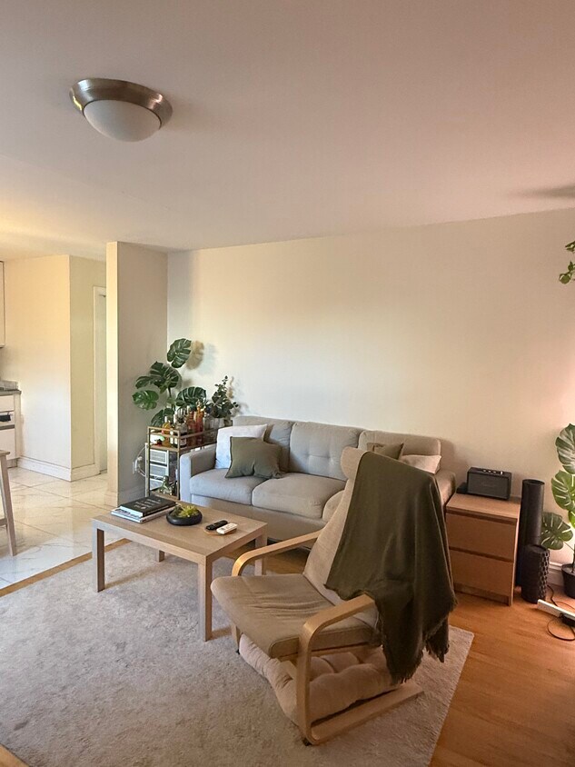 Foto principal - 3005 Newtown Ave