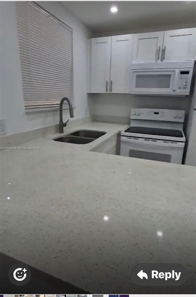 Foto del edificio - 285 NE 191st St