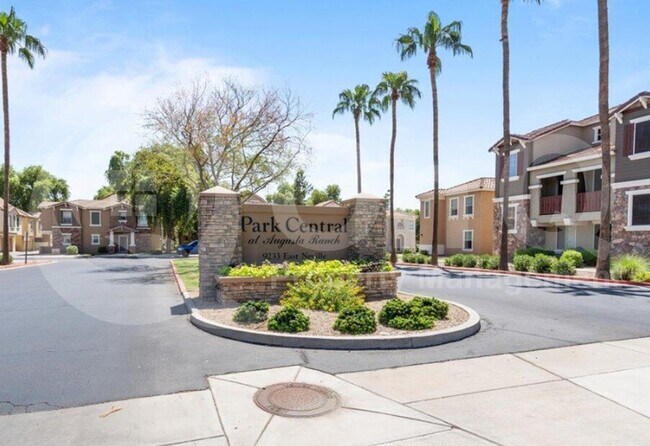 Foto del edificio - 9233 E Neville Ave