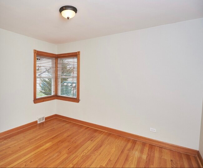 Building Photo - 8220 W Leland Ave