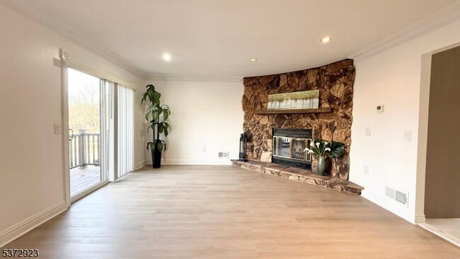 Building Photo - 38 Park St