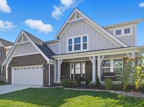 Building Photo - 6060 Lavender