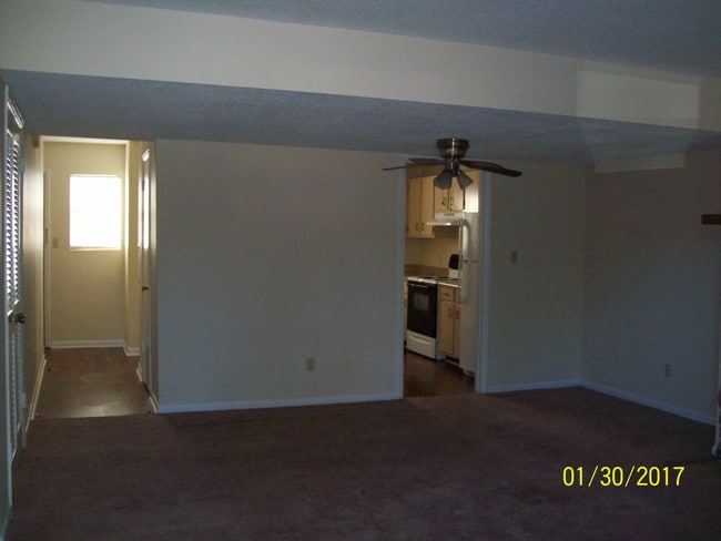 3 BR TH 2 1/2 BATH - Quinn Court Apartments