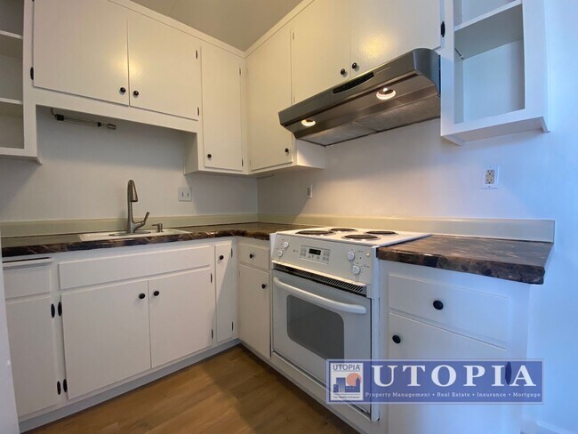 Foto del edificio - Updated 1Bd/1Ba Top Floor Condo with Mount...