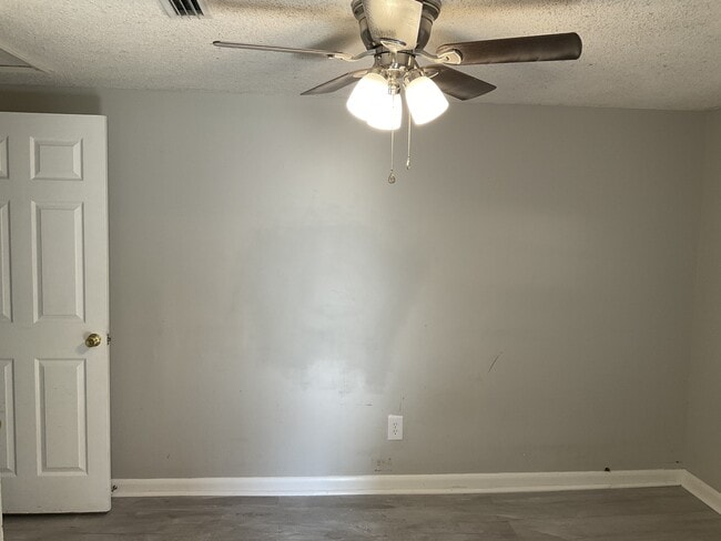 Building Photo - 116 Plaza Dr