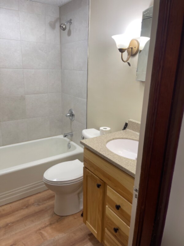 Foto principal - 211 E Walnut St