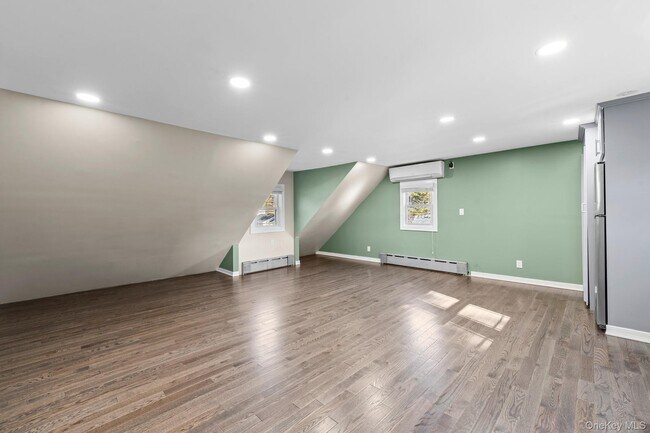 Foto del edificio - 205 E John St