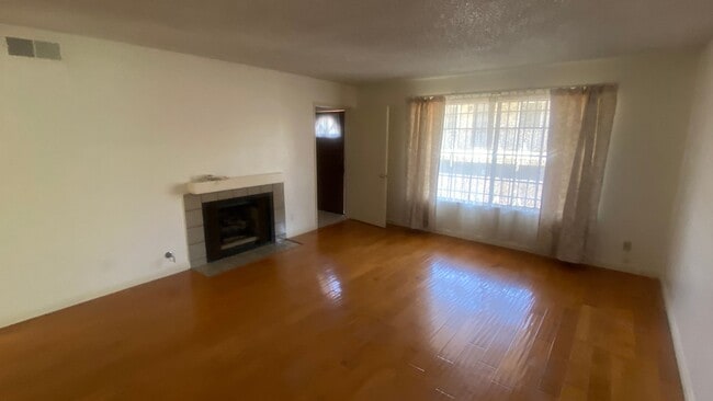 Photo - 310 N Moore Ave Apt C