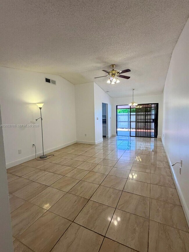 Foto del edificio - 5028 SW 138th Ave Cir