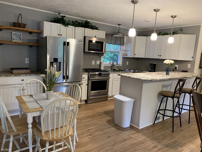 Foto del edificio - 2 br, 1 bath House - 182 Forest Ct