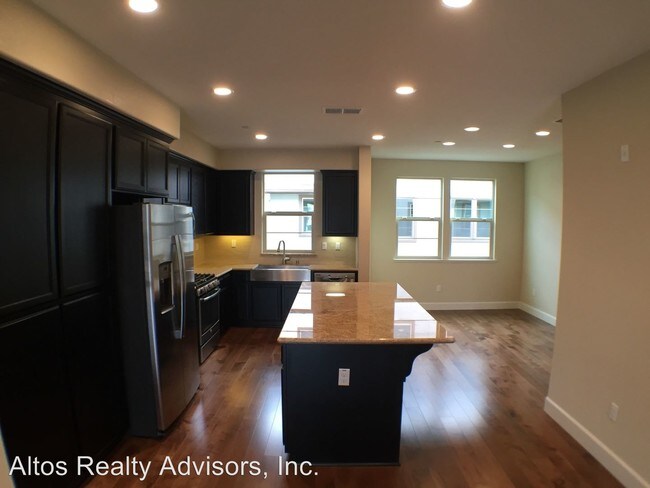 Building Photo - 3 br, 3.5 bath House - 3143 Via Siena Place