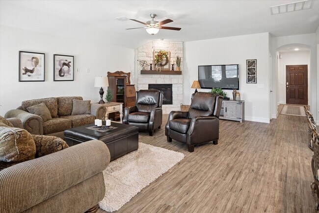 Foto del edificio - Immaculate 3 Bed, 2 Bath