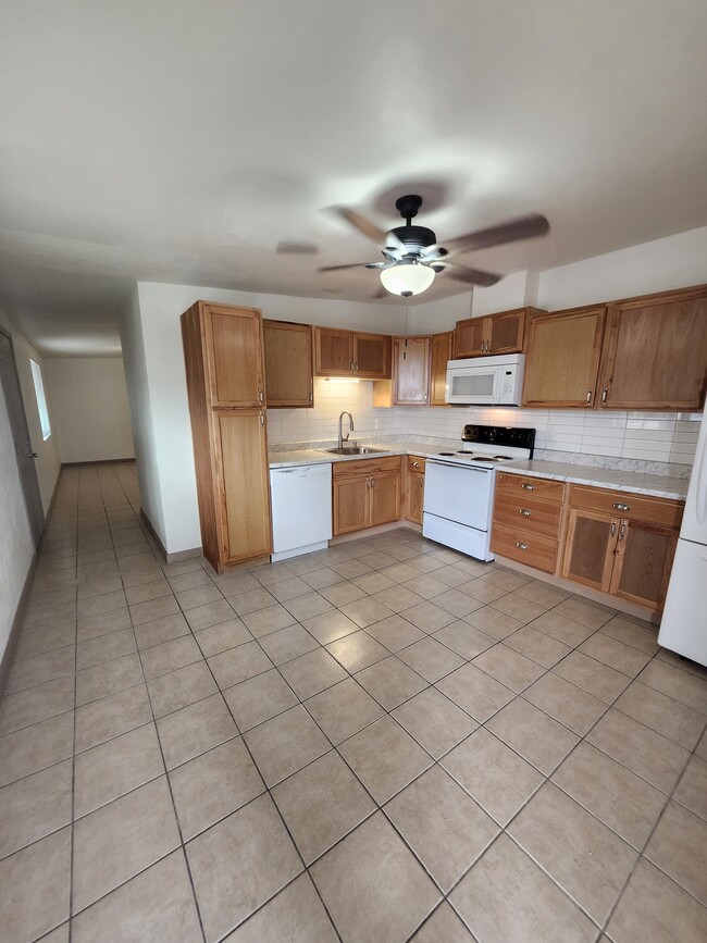 Building Photo - 1617 Stull Dr