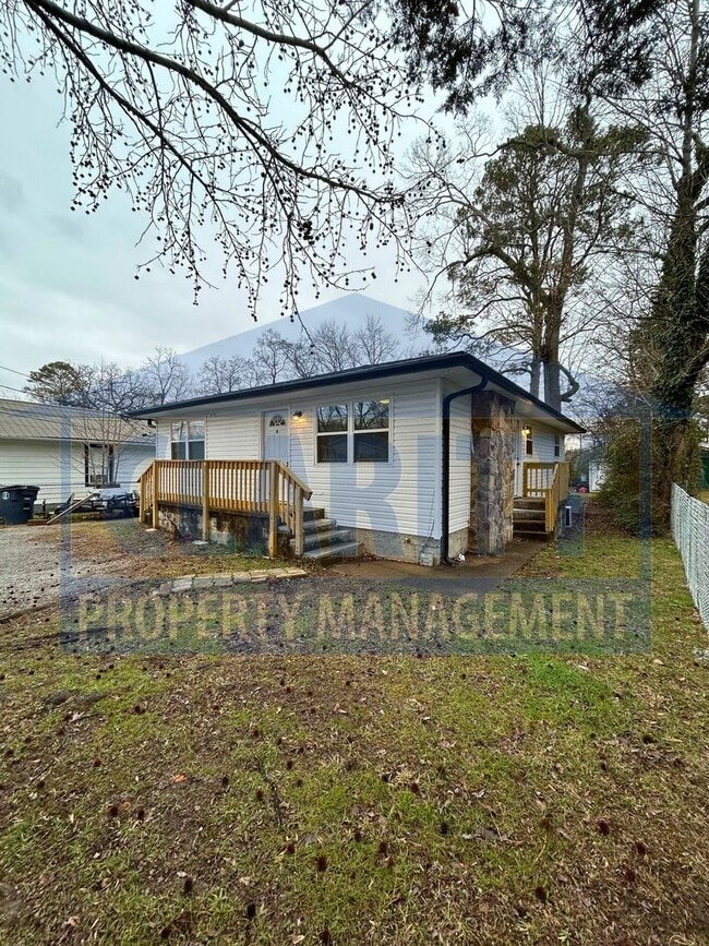 Building Photo - 4331 Lazard St