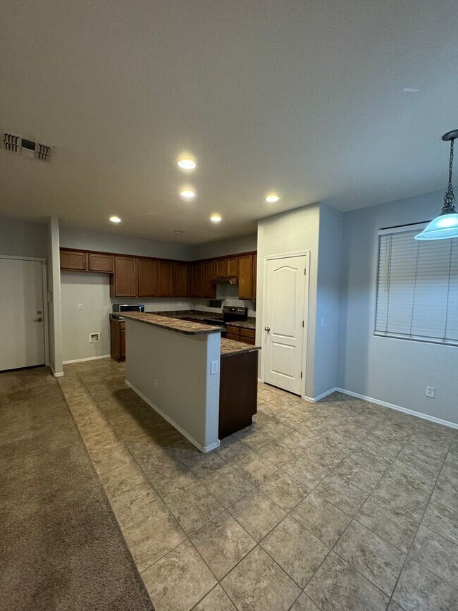 Building Photo - 4 bedroom in Laveen