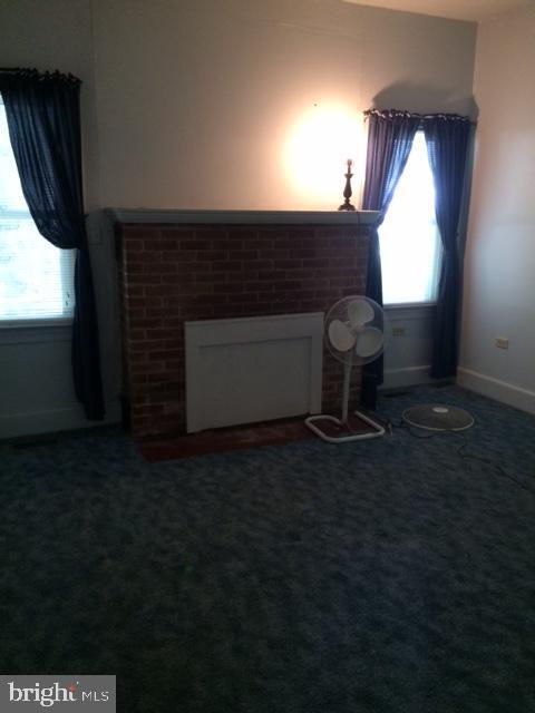 Building Photo - 2 1st St