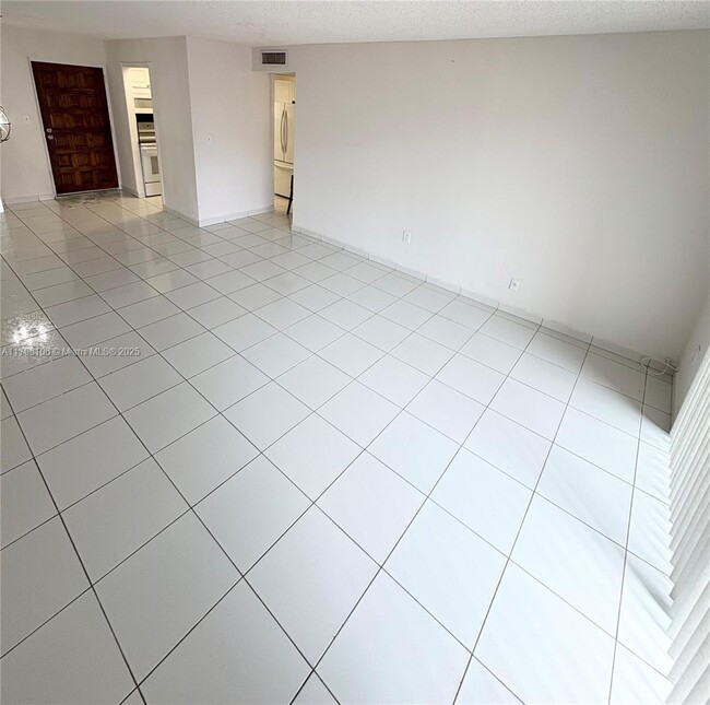 Foto del edificio - 5201 NW 7th St