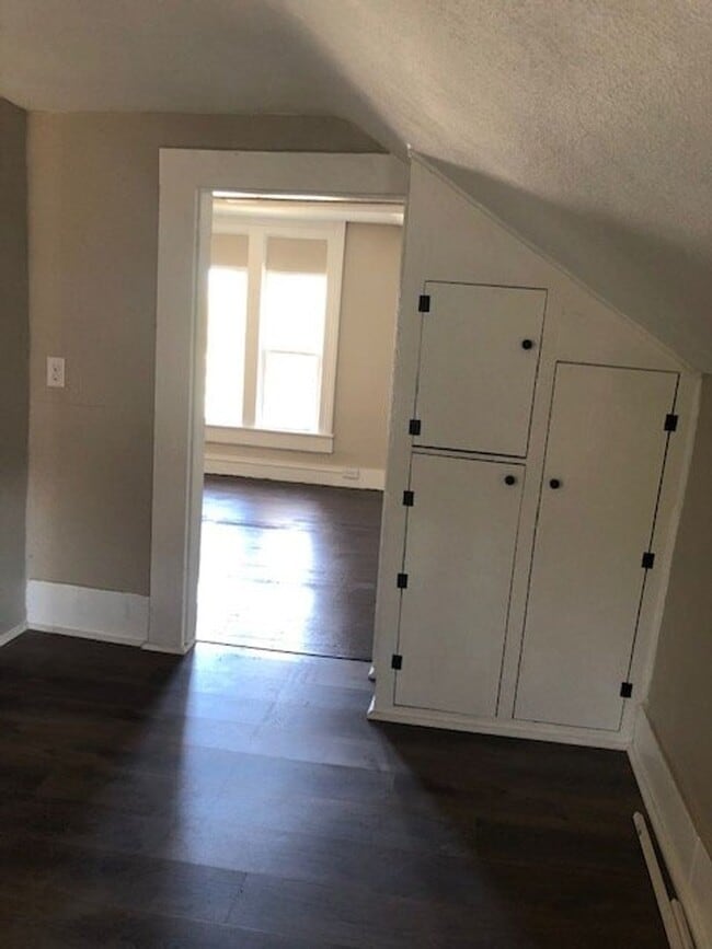 Building Photo - 1832 Bellinger St