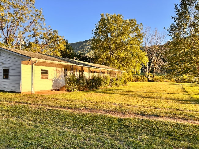 Building Photo - 1573 Leatherman Gap Rd Building Photo - 1573 Leatherman Gap Rd