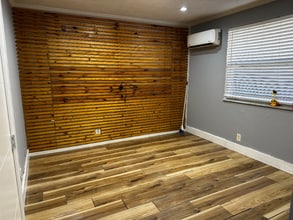 Building Photo - 804 SW 2nd St