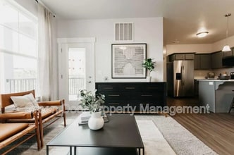 Building Photo - 656 N 380 W