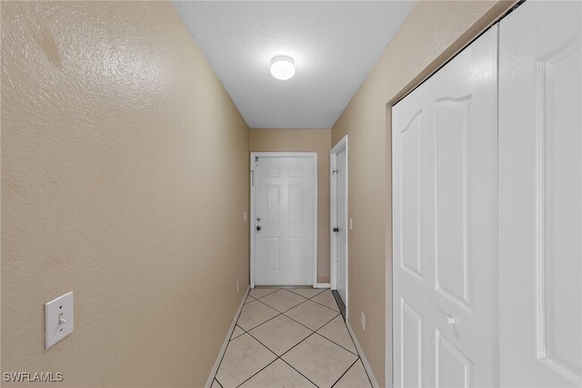 Foto del edificio - 841 SE 8th Terrace