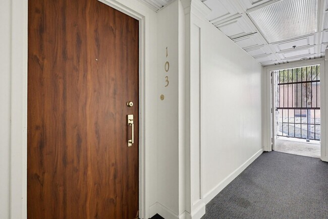 Foto del edificio - 1333 Eighth Ave