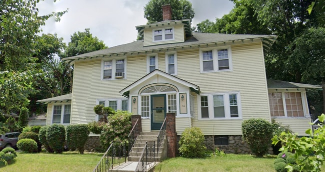 Building Photo - 101 Forest St