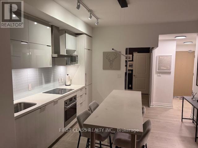 Photo du bâtiment - 10 Rouge Valley Dr W