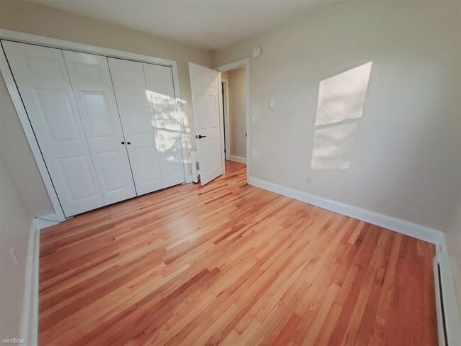 Building Photo - 2 br, 1 bath Townhome - 43 Palmer Ave Unit 2