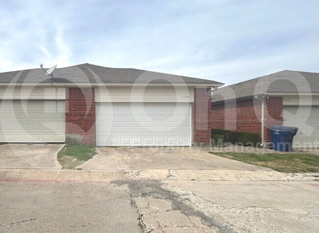 Building Photo - 1109 Weston Dr