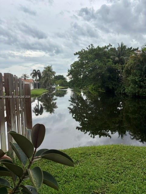 Foto del edificio - 16850 Crestview Ln