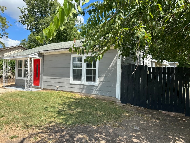 Photo - 311 Glamis Ave House