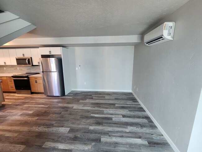 Foto del edificio - 1914 Sunny Ridge Apts