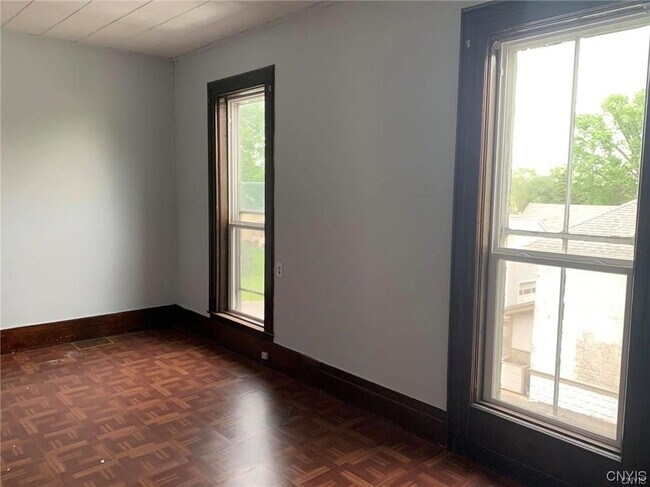 Foto del edificio - 132 W Chapel St