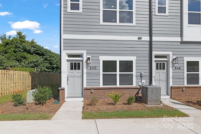 Building Photo - 550 Beatties Ford Rd