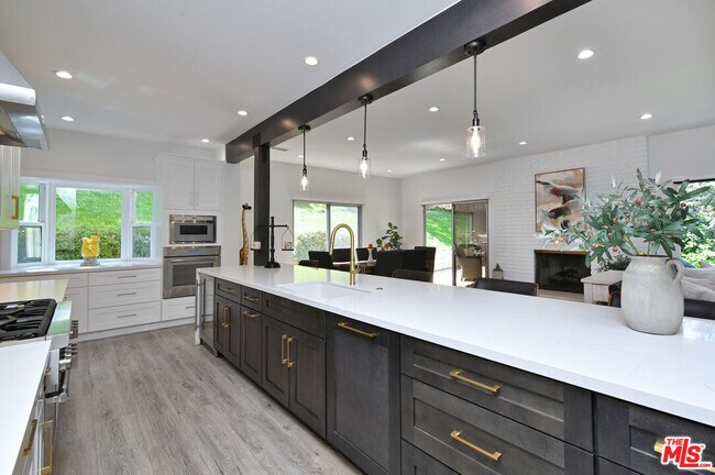 Foto del edificio - 16142 Bayberry Pl