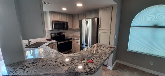 Kitchen - 3210 Sweetwater Ave