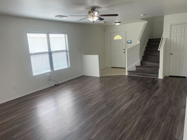 Foto del edificio - **APPLICATION RECEIVED** MOVE IN SPECIAL! ...