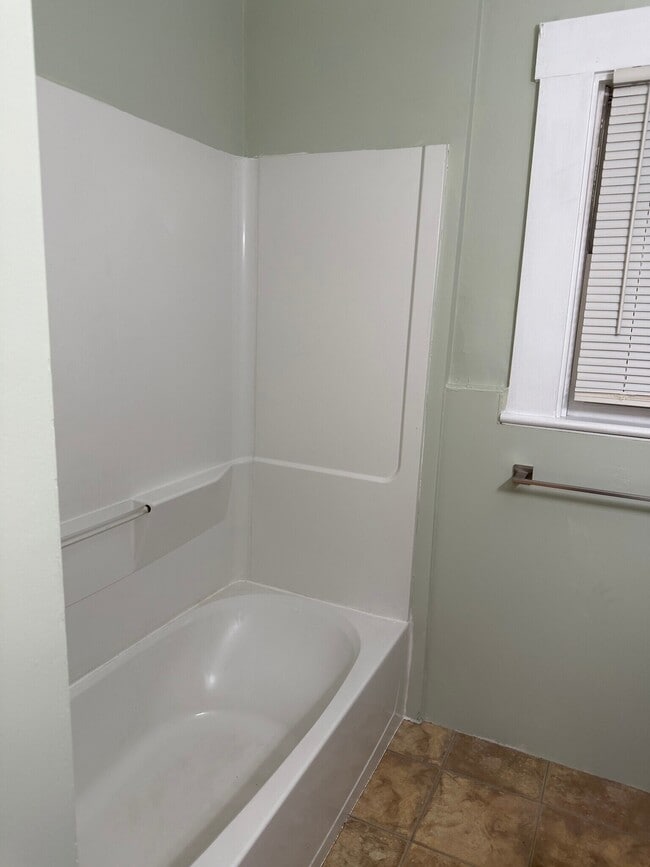 Building Photo - 276 Merriman Rd