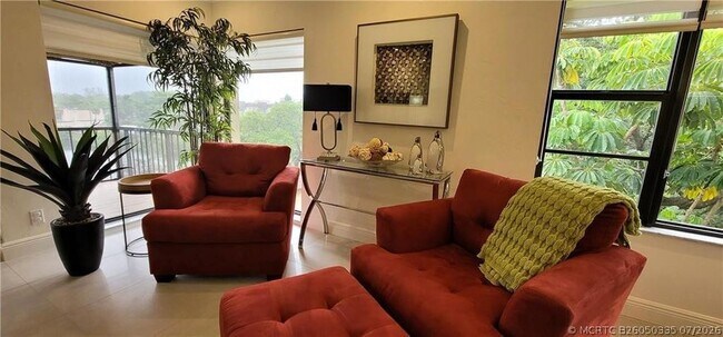 Foto del edificio - 6010 S Falls Cir Dr