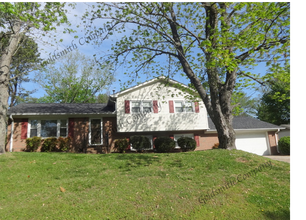 Building Photo - 23 Ellesmere Dr