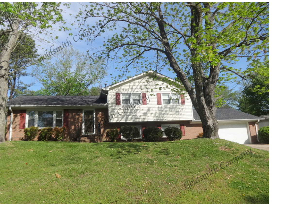 Foto principal - 4-Bedroom Spacious Home with 3 Full Baths ...