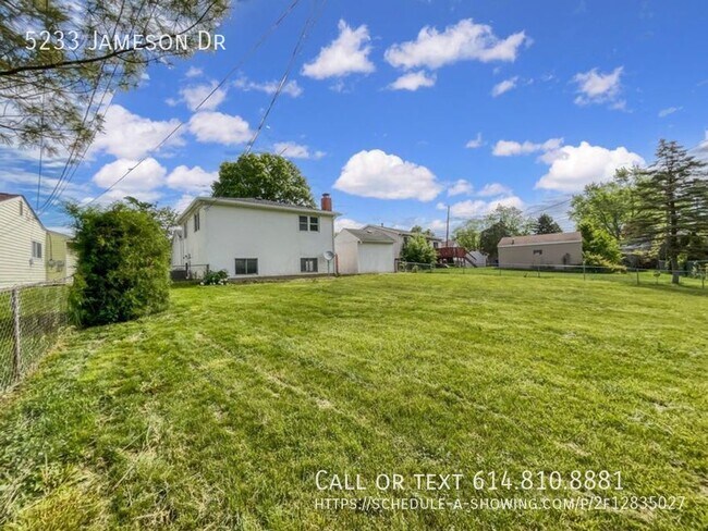 Foto del edificio - Three Bedroom Home- Walnut Heights
