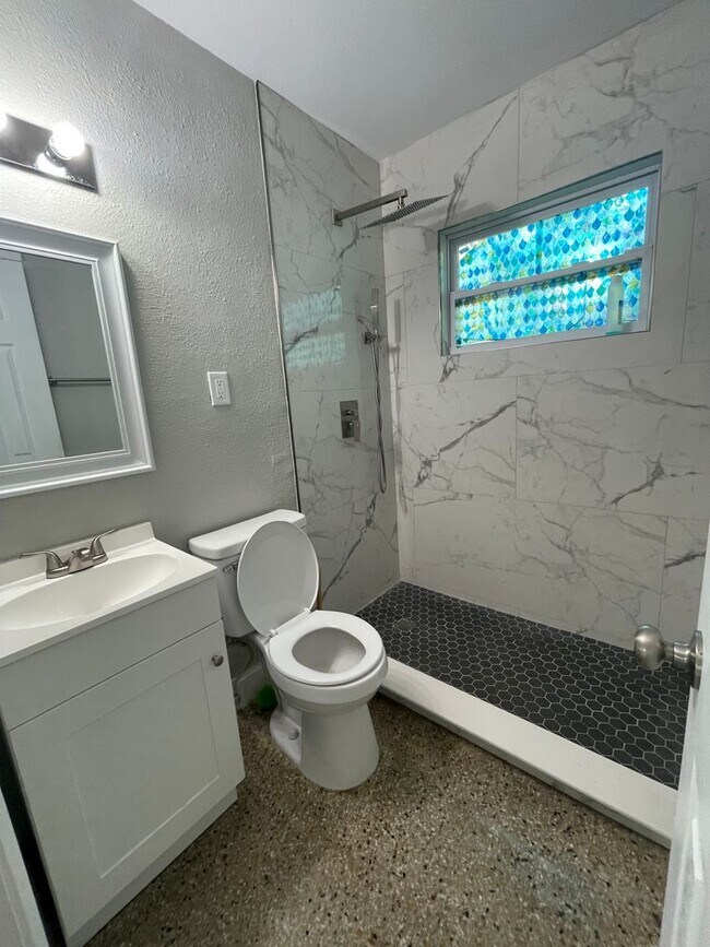 Foto del edificio - 16th Avenue S - 4694
