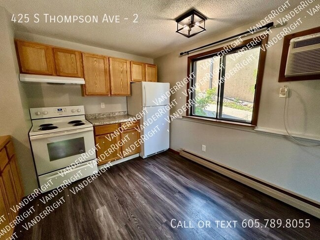 Building Photo - 425 S Thompson Ave