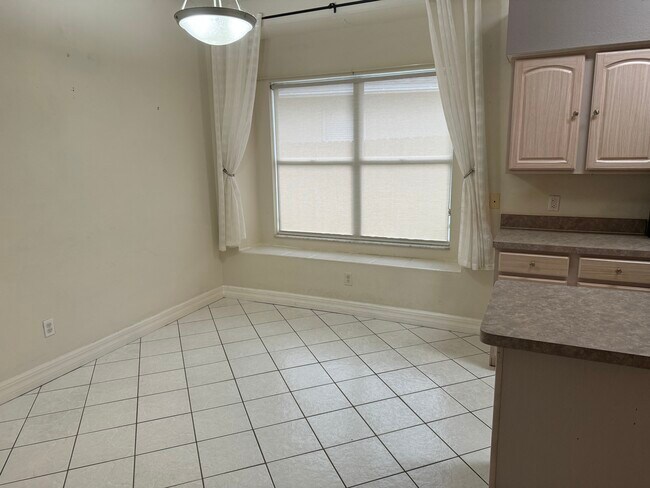 Foto del edificio - 8404 Fenwick Ave